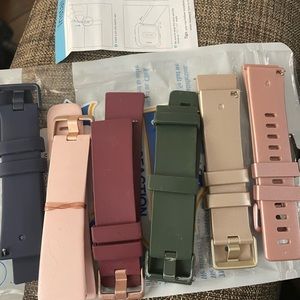 🔥🔥- 6 silicone bands for Fitbit Versa